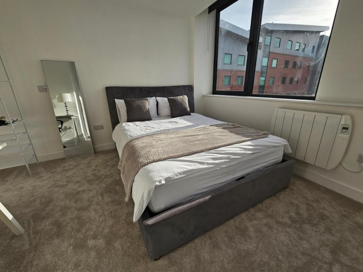 Brand New Trafford Apartment Манчестер Екстер'єр фото